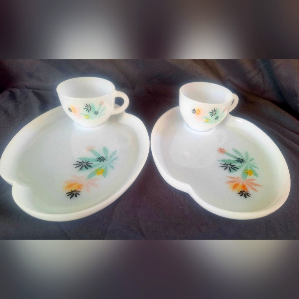 Vintage mid century Federal Milk glass tea snack cup plate set atomic